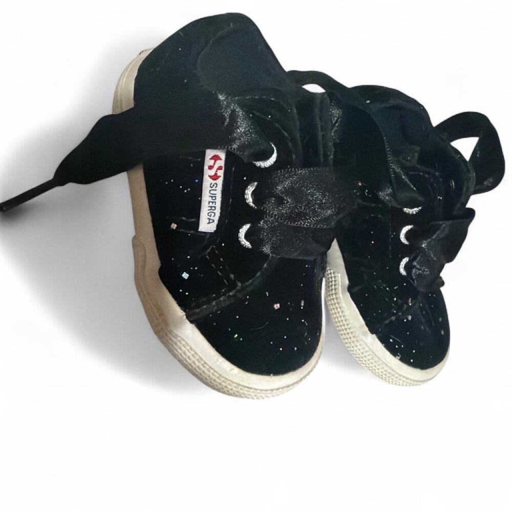 Black superga sneakers with white